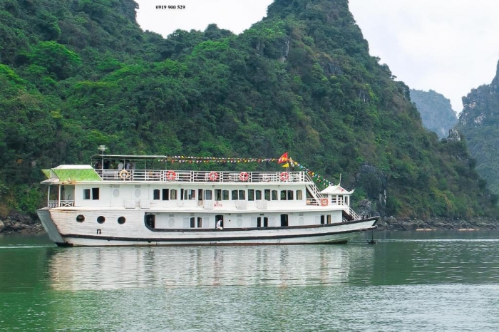 HA LONG BAY FANTASEA CRUISE